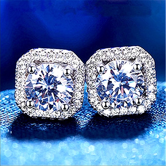 Jewelry - 💙Classic Sterling Silver Earrings